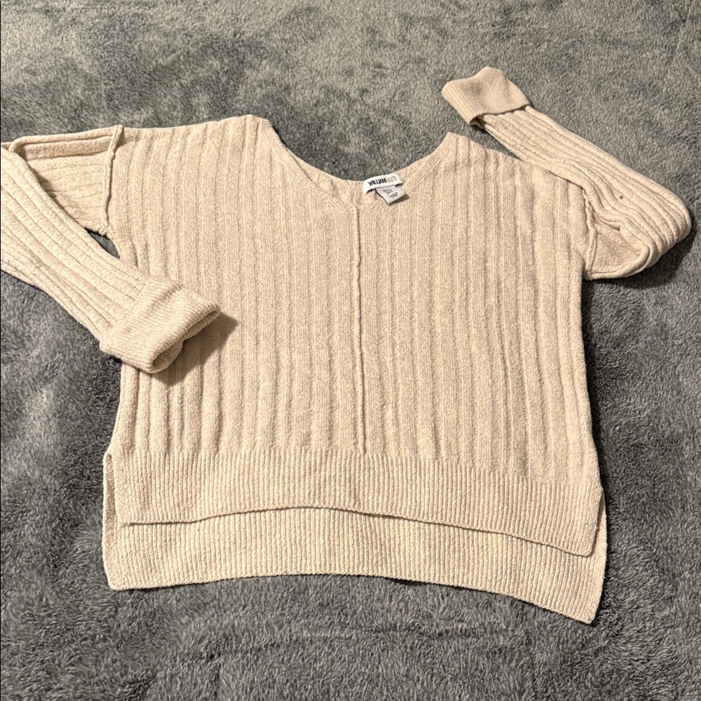 William Rast size sm Women's Cream robbed v neck Sweater rolled sleeve